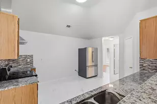 2866 White Oak Dr, Grand Prairie, TX 75052 - Photo 8
