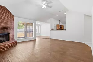 2866 White Oak Dr, Grand Prairie, TX 75052 - Photo 4