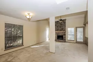 1396 Chinaberry Dr, Lewisville, TX 75077 - Photo 4