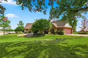 9229 Hub Clark Rd, Pilot Point, TX 76258 - Photo 2
