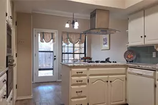 2022 Brookside Dr, Grapevine, TX 76051 - Photo 8