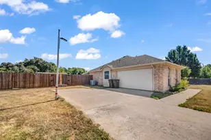 116 Butternut Ct, Weatherford, TX 76088 - Photo 22