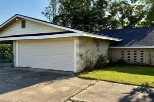 701 W 9th St, Clarksville, TX 75426 - Photo 2