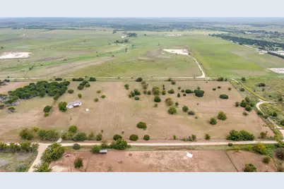 9064 Summit Court E, Cleburne, TX 76033 - Photo 2