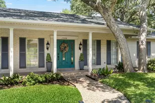 1300 Circlewood Dr, Woodway, TX 76712 - Photo 2