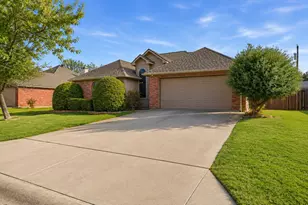 921 Calder St, Howe, TX 75459 - Photo 2