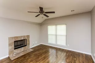 623 Hilton Dr, Lancaster, TX 75146 - Photo 2