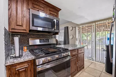 2519 Plaza Street, Arlington, TX 76010 - Photo 8