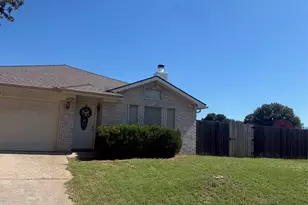202 Lancelot Dr, Weatherford, TX 76086 - Photo 2