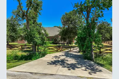 101 Sandlin Court, Springtown, TX 76082 - Photo 32