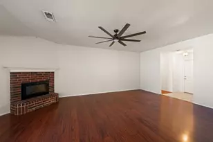 6014 Harwood Crossing Dr, Arlington, TX 76018 - Photo 4