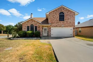 1808 Rybovich Ln, Mansfield, TX 76063 - Photo 2