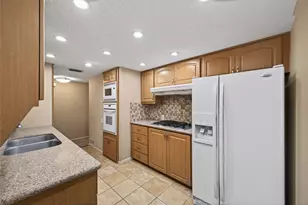 2801 Vancouver St, Irving, TX 75062 - Photo 16