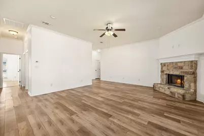 122 Donna Circle, Granbury, TX 76049 - Photo 10