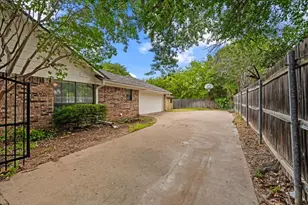 4604 Clay Ct Ln, Arlington, TX 76017 - Photo 4