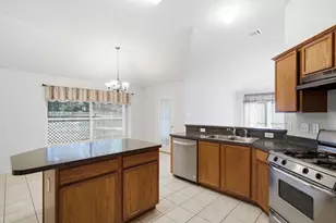 4816 Barnhill Ln, Fort Worth, TX 76135 - Photo 4