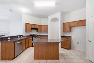 4816 Barnhill Ln, Fort Worth, TX 76135 - Photo 6