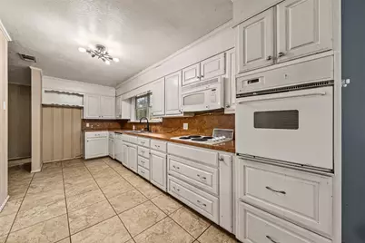 1311 E Stegall Road, Robinson, TX 76706 - Photo 12