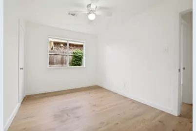 6952 Sammy Circle, Dallas, TX 75237 - Photo 16