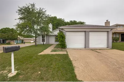 6952 Sammy Circle, Dallas, TX 75237 - Photo 2