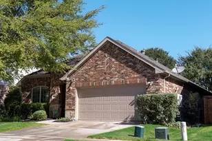 839 Lake Forest Trl, Little Elm, TX 75068 - Photo 2