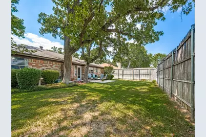 2728 Meadow Green, Bedford, TX 76021 - Photo 24