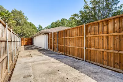 6834 Quarterway Drive, Dallas, TX 75248 - Photo 38