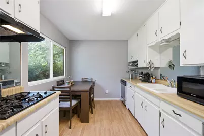 740 Thomas Avenue, Hurst, TX 76053 - Photo 8