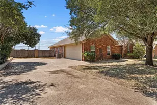217 Keswick Dr, Hewitt, TX 76643 - Photo 2