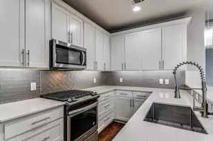 2016 N Fitzhugh Ave, Dallas, TX 75204 - Photo 4