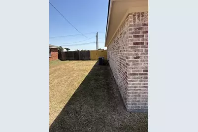 402 N Nolan River Road #B, Cleburne, TX 76033 - Photo 18