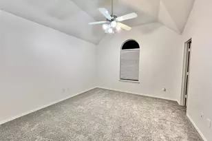 1128 Jamie Dr, Grand Prairie, TX 75052 - Photo 6