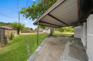 110 S Yale Dr, Garland, TX 75042 - Photo 30