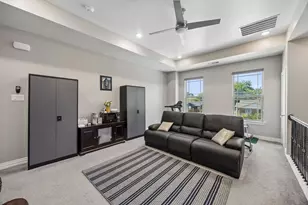 431 W Pioneer Dr, Irving, TX 75061 - Photo 20
