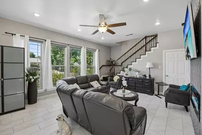 431 W Pioneer Drive, Irving, TX 75061 - Photo 6