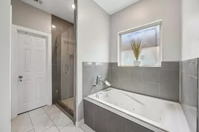 431 W Pioneer Drive, Irving, TX 75061 - Photo 18