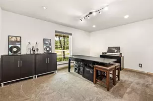 10626 Cox Ln, Dallas, TX 75229 - Photo 24