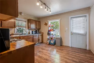 228 W Archer St, Jacksboro, TX 76458 - Photo 6