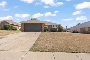 832 Beaver Creek Dr, Burleson, TX 76028 - Photo 1