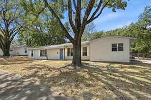 13 MacArthur Dr, Denison, TX 75020 - Photo 2