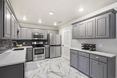 917 E Worth Street, Grapevine, TX 76051 - Photo 6
