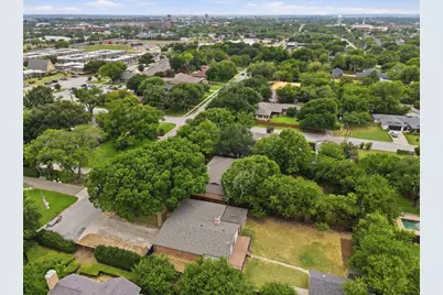 917 E Worth Street, Grapevine, TX 76051 - Photo 32