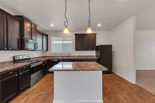 9225 Benevolent Ct, Providence Village, TX 76227 - Photo 8