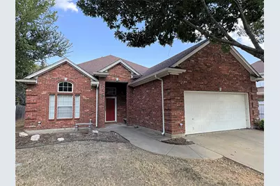6415 Redstone Drive, Arlington, TX 76001 - Photo 2