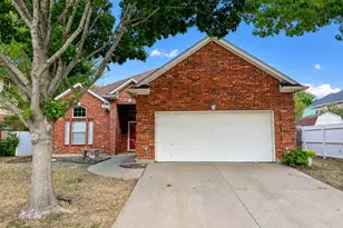 6415 Redstone Dr, Arlington, TX 76001 - Photo 1