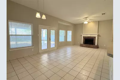 6415 Redstone Drive, Arlington, TX 76001 - Photo 10