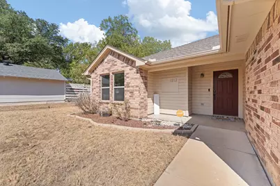 1212 Bales Street, Cleburne, TX 76033 - Photo 4