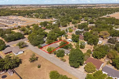 1212 Bales Street, Cleburne, TX 76033 - Photo 2