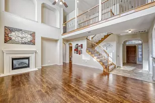 1012 Surrey Dr, DeSoto, TX 75115 - Photo 2