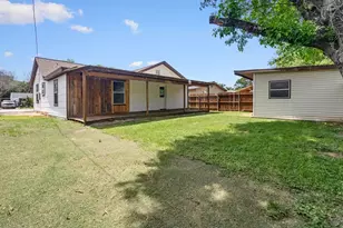 3939 E 4th St, Fort Worth, TX 76111 - Photo 16